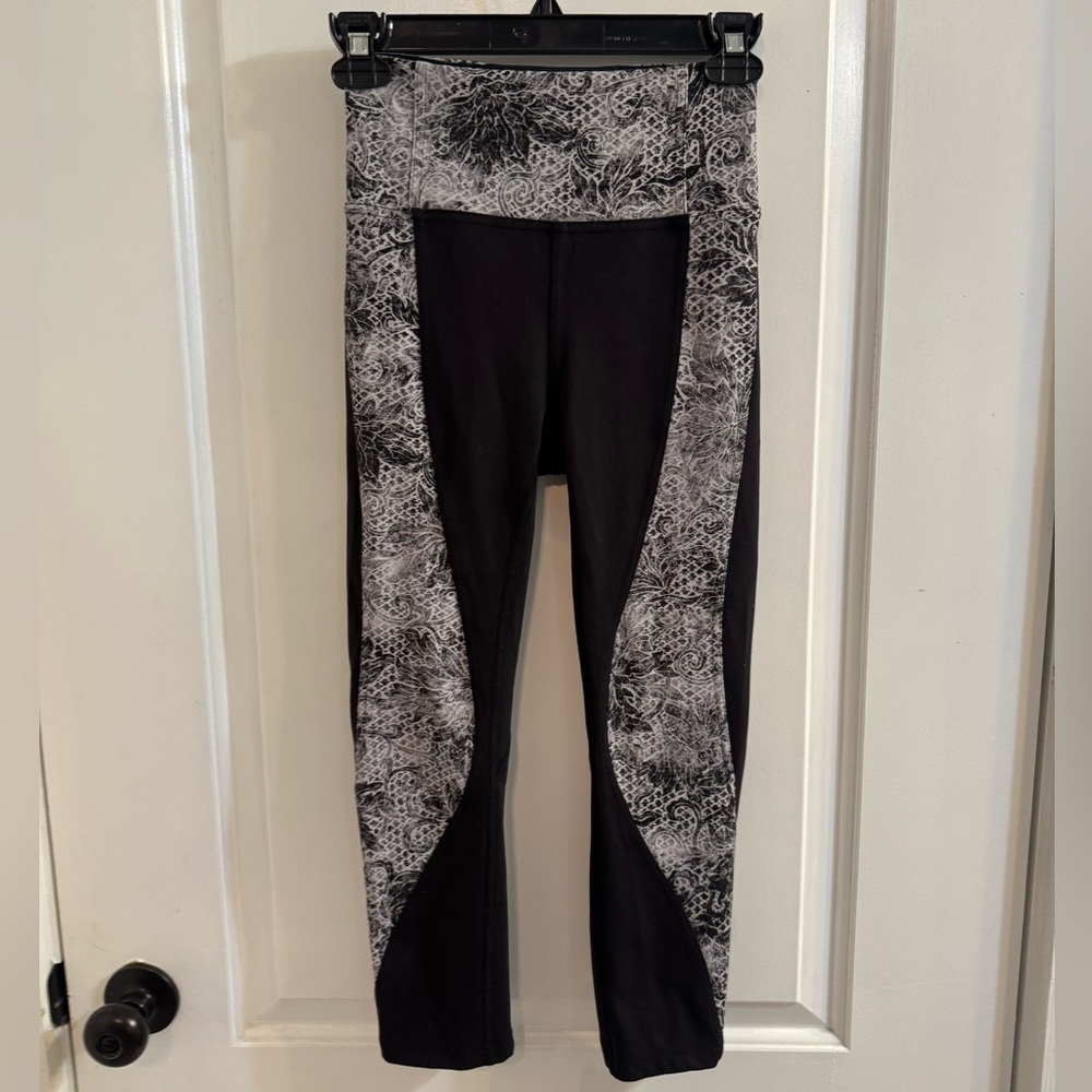 Lululemon Sweat & Repeat Crop *21" Black / Serigraph Starlight Black Multi